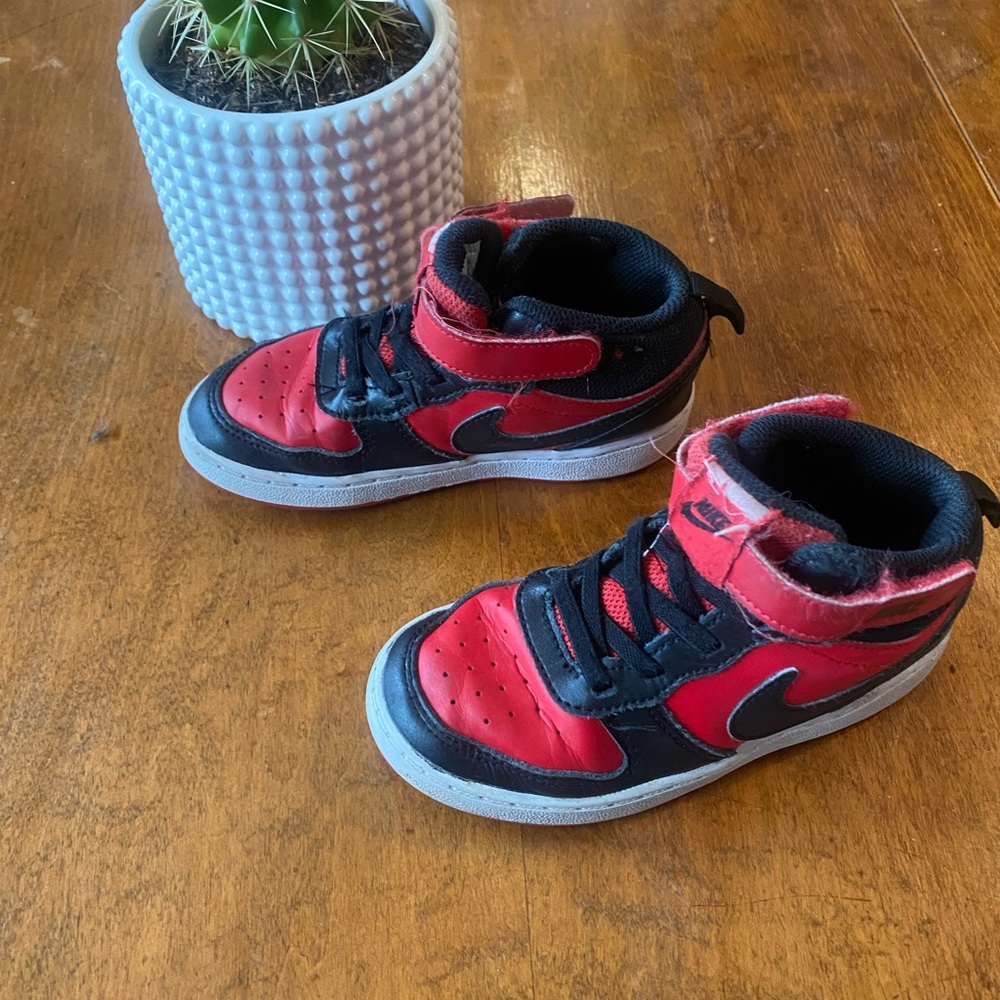 Well loved Nike Court Borough Mid 2 Little Kids Shoes in 10c